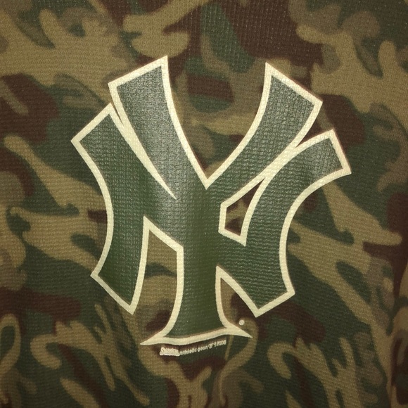 Men’s Yankees Shirt - Picture 3 of 6